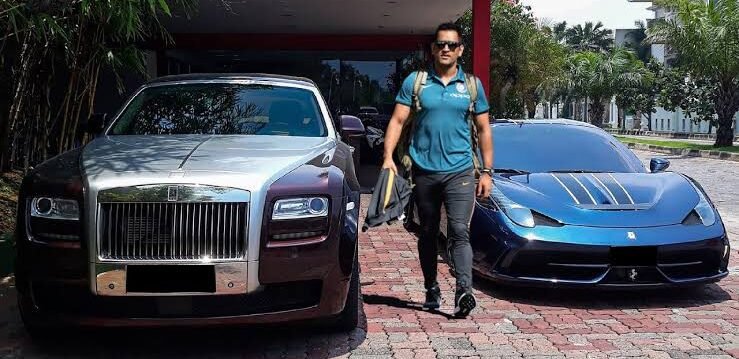 Mahendra Singh Dhoni Car and Bike Collection: करोड़ो की कारों के मालिक है मेहन्द्र सिंह धोनी, देखकर हर कोई हो जाता है हैरान, साथ मे 100 से भी ज्यादा बाइकें Mahendra Singh Dhoni Car and Bike Collection