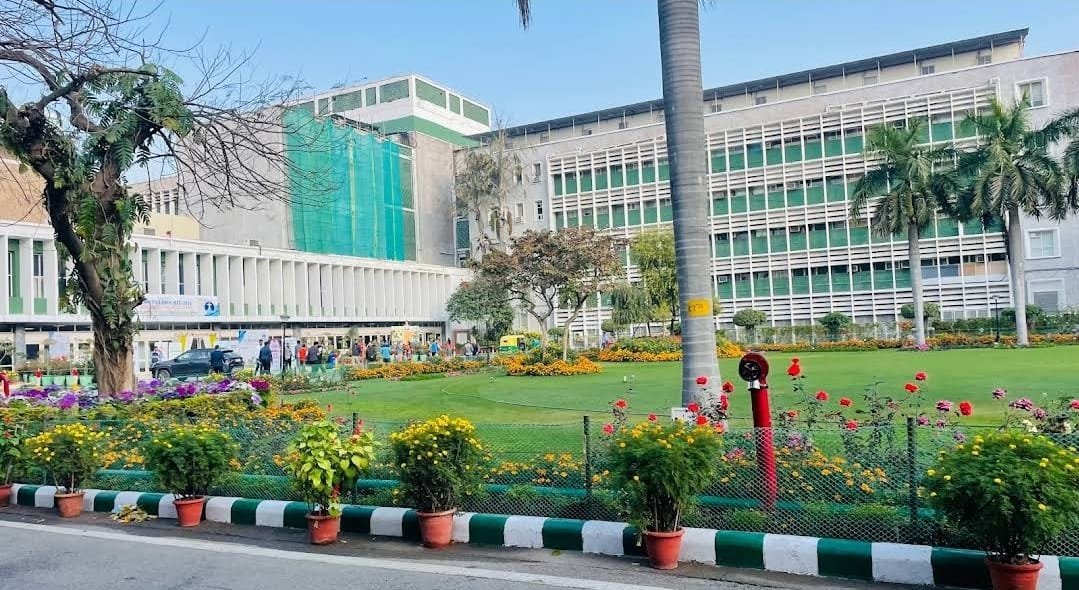 Top 6 MBBS Colleges: ये हैं भारत के टॉप 6 एमबीबीएस कॉलेज जहां मिलती है शानदार एजुकेशन