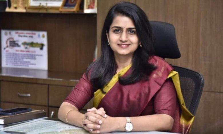 UPSC Success Story: बिना कोचिंग के सेल्फ स्टडी के बल पर यूपीएससी किया क्रैक, AIR 9 हासिल कर IAS बनीं सौम्या शर्मा