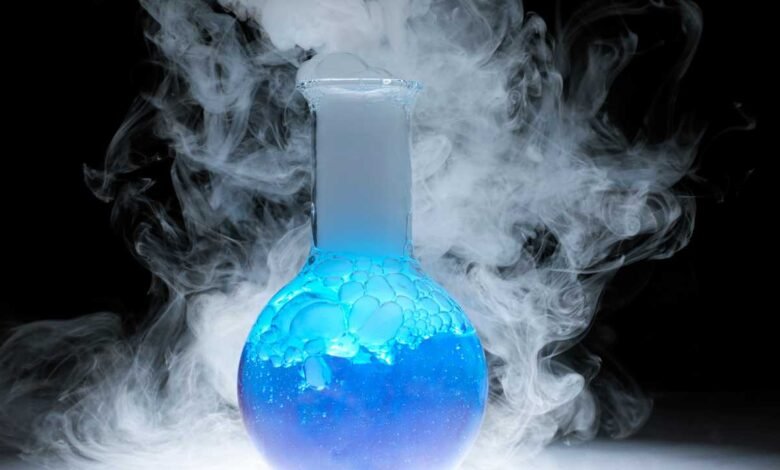 What is Dry Ice: रेस्टॉरेंट के खाने में हो सकता है ये सफेद जहर, देखते ही छोड़ दें टेबल, NCR में पांच लोगों की तबीयत खराब.
