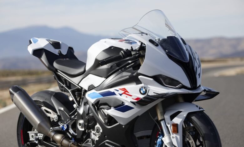 BMW S1000 RR: भारत मे कई लोगों का सपना है यह स्पोर्ट बाइक, टॉप स्पीड जान हो जाएंगे हैरान, जानिए डिटेल
