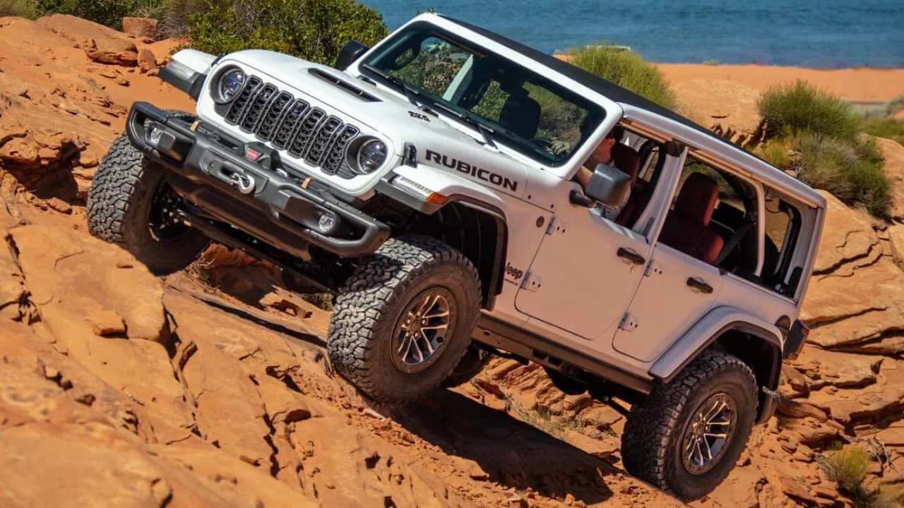 Jeep Wrangler: हर मामले में कई गाड़ियों को टक्कर देती है यह एसयूवी, जानें खास बातें और कीमत Jeep Wrangler: हर मामले में कई गाड़ियों को टक्कर देती है यह एसयूवी, जानें खास बातें और कीमत