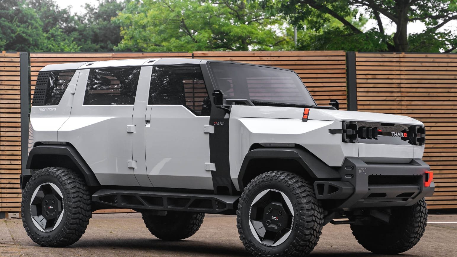 Mahindra Thar EV: इस इलेक्ट्रिक थार में मिलेगा भौकाली लुक, कर पाएंगे हर तरह की ऑफ़रोडिंग, जानें डिटेल