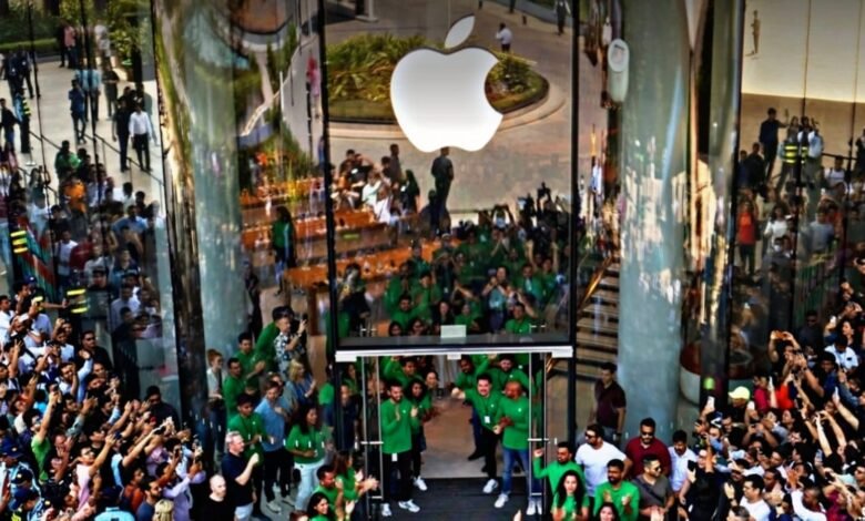  Apple Store In India: I Phone 16 के सेल शुरू होते ही लगी ग्राहकों की लंबी लाइन
