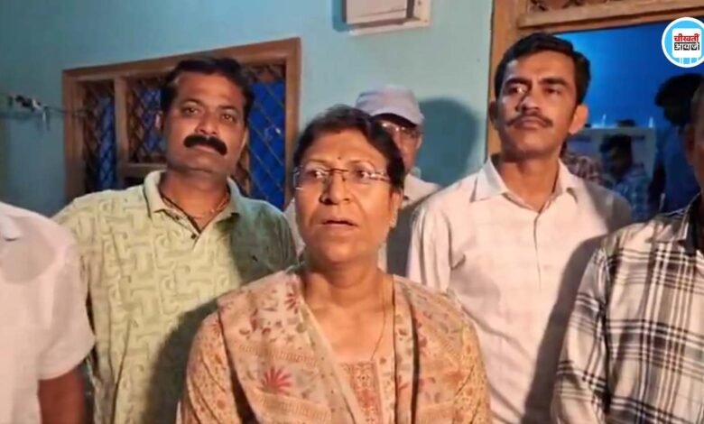 MP News: लोकायुक्त की बड़ी कार्यवाही, 12 हजार रुपये वेतन पाने वाला समिति प्रबंधक निकला करोड़पति