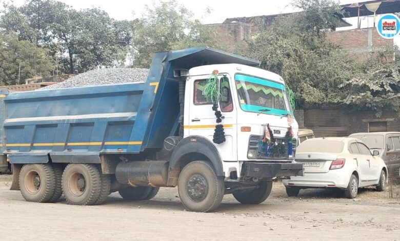 Mauganj News: अवैध रूप से गिट्टी का परिवहन कर रहा था बिना नंबर का हाईवा ट्रक, पुलिस ने ड्राइवर पर दर्ज किया चोरी का मुकदमा
