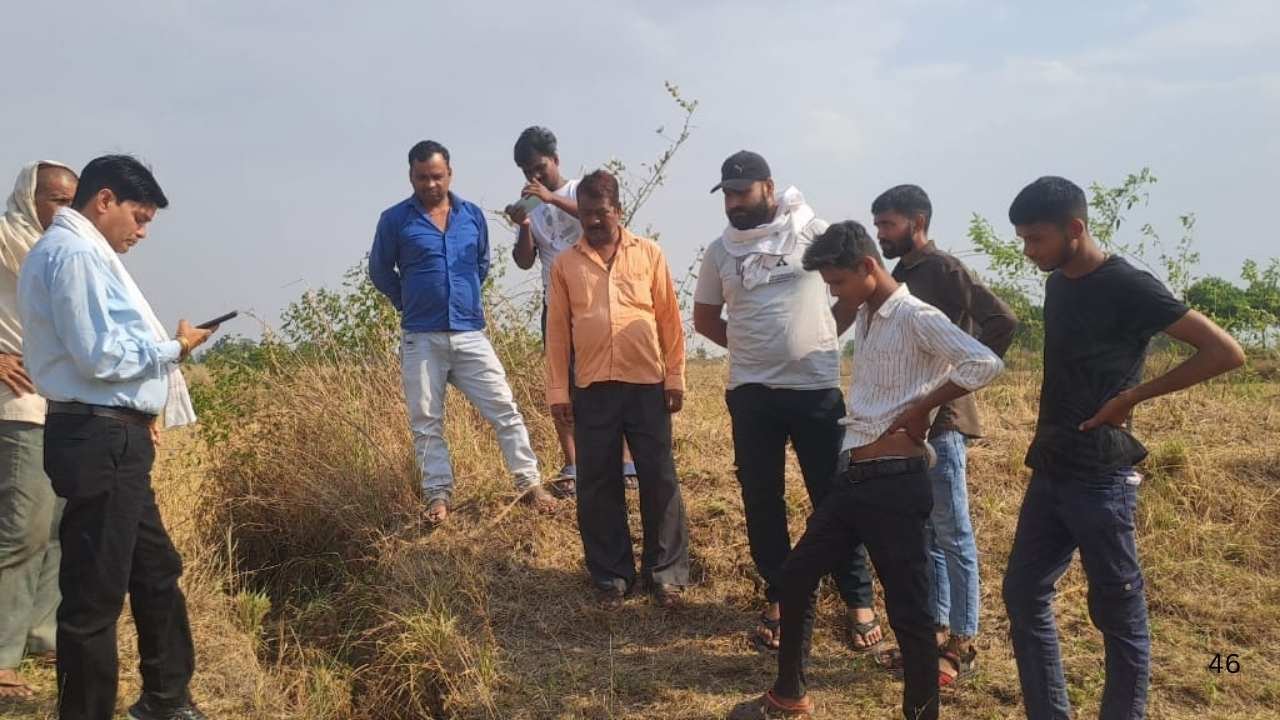 Mauganj News: मऊगंज में हत्या की बड़ी वारदात, मौके पर पहुंची पुलिस Mauganj News: मऊगंज में हत्या की बड़ी वारदात, मौके पर पहुंची पुलिस