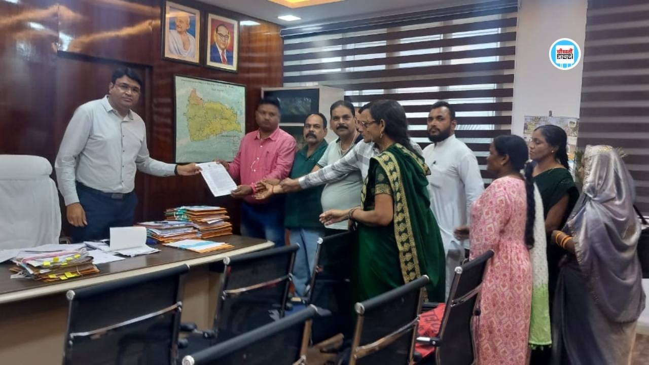 Mauganj News: मऊगंज जिले में ई अटेंडेंस के खिलाफ शिक्षकों ने खोला मोर्चा, कलेक्टर को सौंपा ज्ञापन Mauganj News: मऊगंज जिले में ई अटेंडेंस के खिलाफ शिक्षकों ने खोला मोर्चा, कलेक्टर को सौंपा ज्ञापन