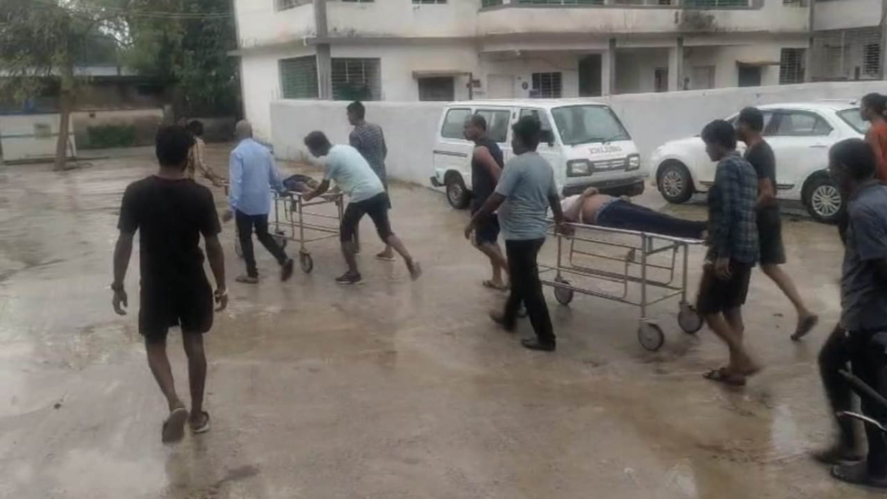 Mauganj News: मऊगंज जिले में आकाशी बिजली गिरने से तीन की मौत कलेक्टर ने किया मुआवजे का ऐलान Mauganj News: मऊगंज जिले में आकाशी बिजली गिरने से तीन की मौत कलेक्टर ने किया मुआवजे का ऐलान