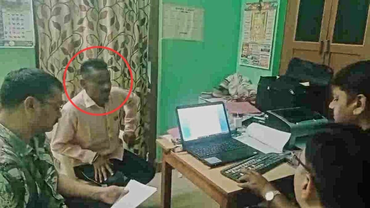 MP Lokayukta Action: 3,000 रुपए की रिश्वत लेते वनकर्मी गिरफ्तार, सरकारी आवास पर कार्रवाई